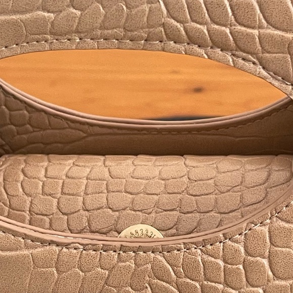 Tan Crossbody Handbag - generic - Picture 5 of 5